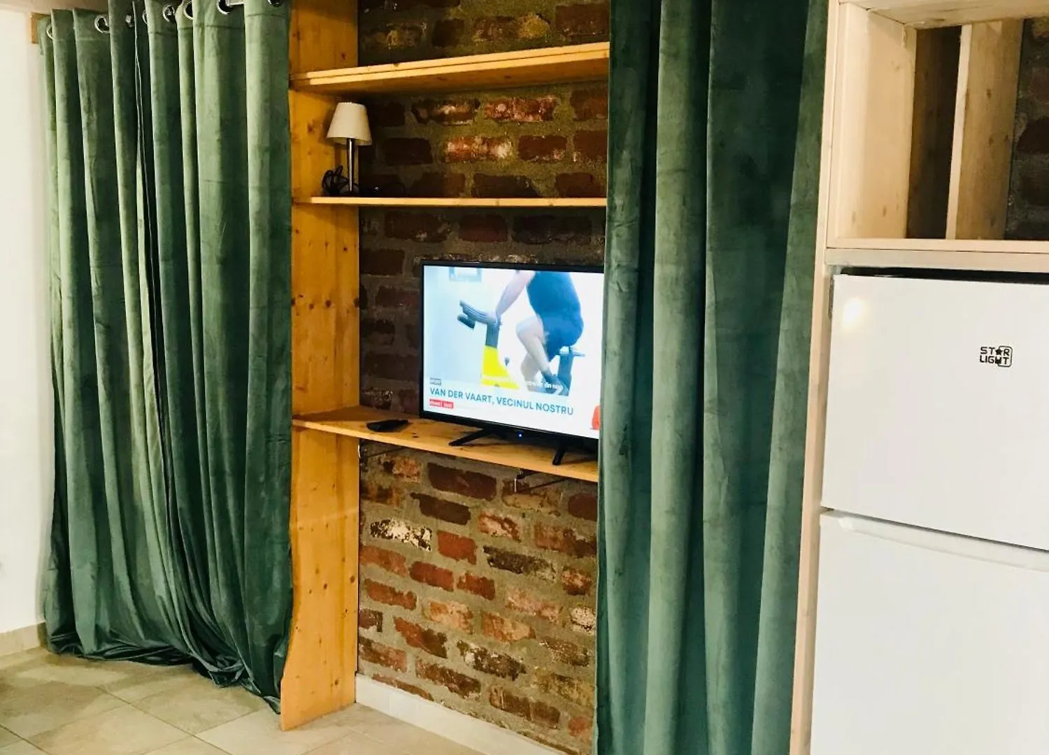 Amos Homes -Scarlatescu 27-29 Bucureşti 0*,  România